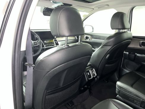 Used 2023 Kia Sorento EX w/ Panoramic Sunroof Package image 26