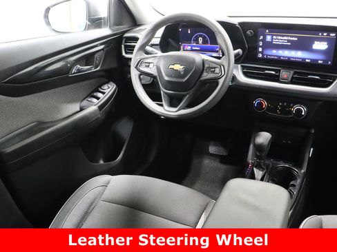 Used 2024 Chevrolet TrailBlazer LS w/ LS Convenience Package image 29