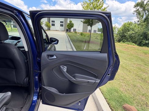 Used 2016 Ford Escape SE AWD/4WD image 15