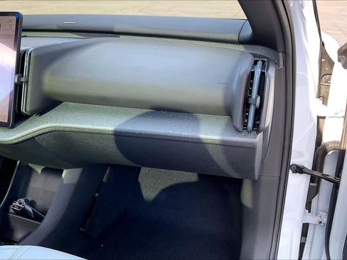 New 2025 Volvo EX30 Ultra w/ Protection Package Premier image 28