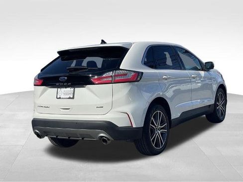 Used 2022 Ford Edge Titanium image 4