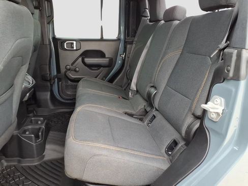 Used 2024 Jeep Gladiator Sport AWD/4WD image 25