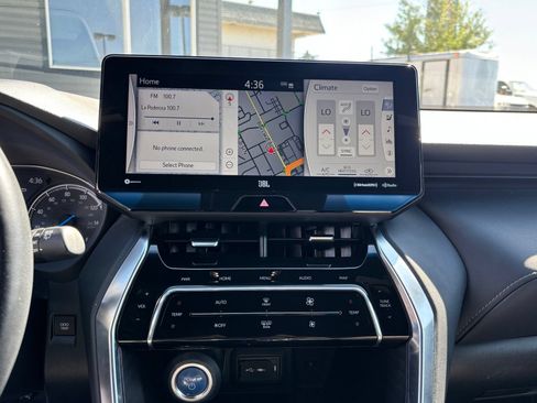 Used 2021 Toyota Venza Limited w/ Advanced Technology Package AWD/4WD image 17