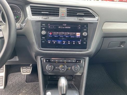 Used 2021 Volkswagen Tiguan SE R-Line image 17