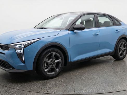 Used 2025 Kia K4 LXS image 3