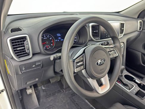 Used 2021 Kia Sportage LX image 12