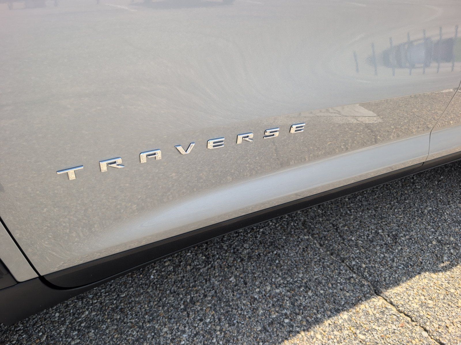 Used 2026 Chevrolet Traverse LT w/ Driver Confidence Package FWD image 3