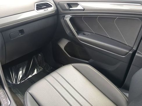 Certified 2023 Volkswagen Tiguan SE R-Line image 15