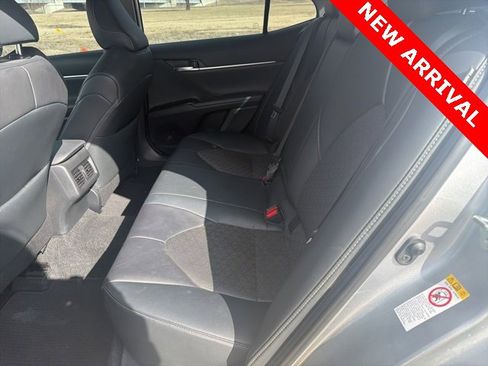 Used 2019 Toyota Camry XSE image 9