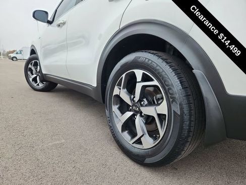 Used 2022 Kia Sportage LX image 16