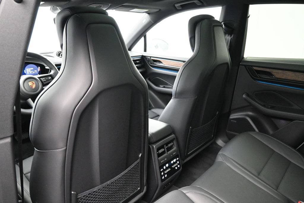 Certified 2026 Porsche Macan Electric RWD image 8