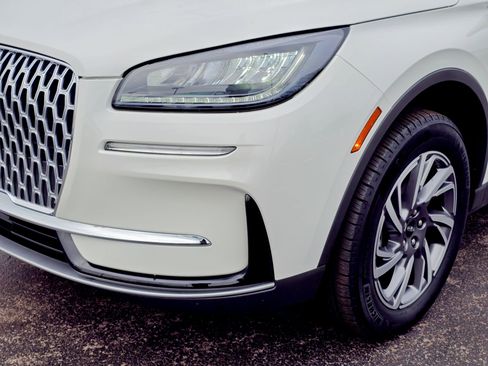 Used 2024 Lincoln Corsair FWD image 5