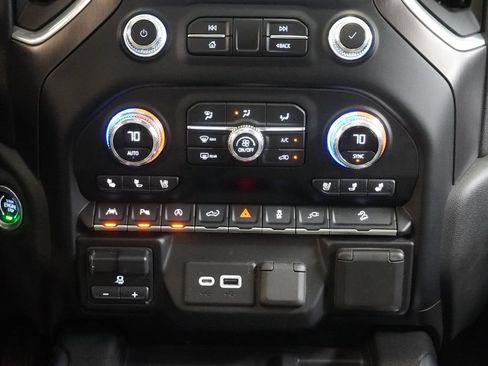 Used 2020 GMC Sierra 1500 AT4 w/ AT4 Premium Package AWD/4WD image 22