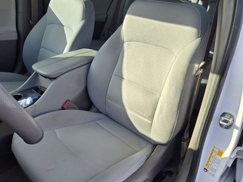 Used 2017 Chevrolet Malibu LT w/ Driver Confidence Package image 9