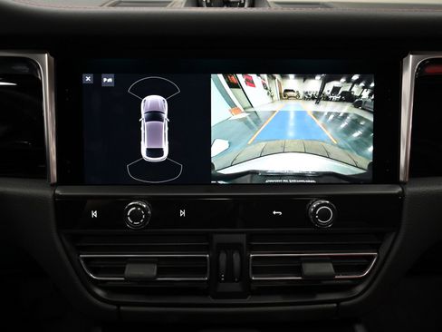 Used 2023 Porsche Macan image 35