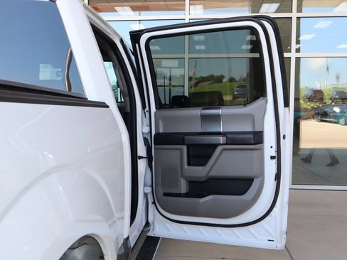 Used 2019 Ford F150 XLT w/ Equipment Group 302A Luxury AWD/4WD image 32