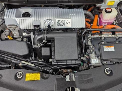 Used 2015 Toyota Prius V Two FWD image 28