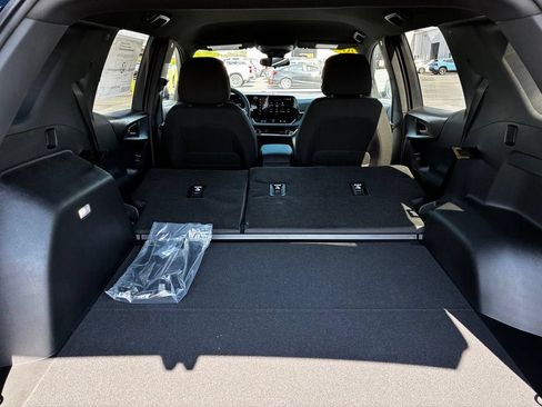 New 2027 Chevrolet Equinox LT AWD/4WD image 26