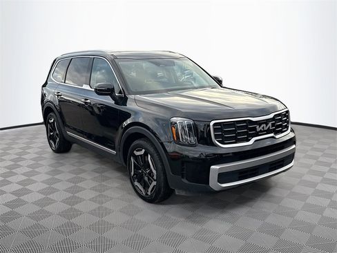 Used 2024 Kia Telluride S w/ S Sunroof Package image 4
