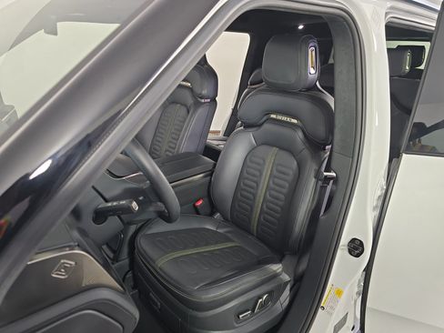 Used 2024 Rivian R1S Adventure AWD/4WD image 20