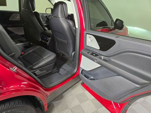 Used 2025 Lincoln Aviator Reserve w/ Equipment Group 201A image 14