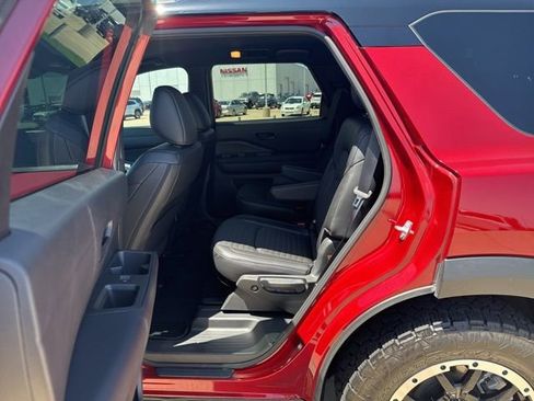 Used 2025 Nissan Pathfinder Rock Creek AWD/4WD image 27