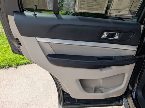 Used 2018 Ford Explorer 4WD image 31