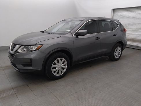 Used 2020 Nissan Rogue S FWD image 2