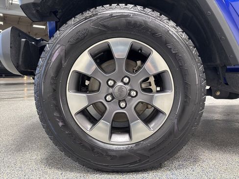 Used 2018 Jeep Wrangler Unlimited Sahara image 34