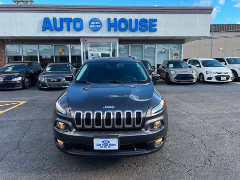 Used 2015 Jeep Cherokee Latitude w/ Cold Weather Group AWD/4WD image 2