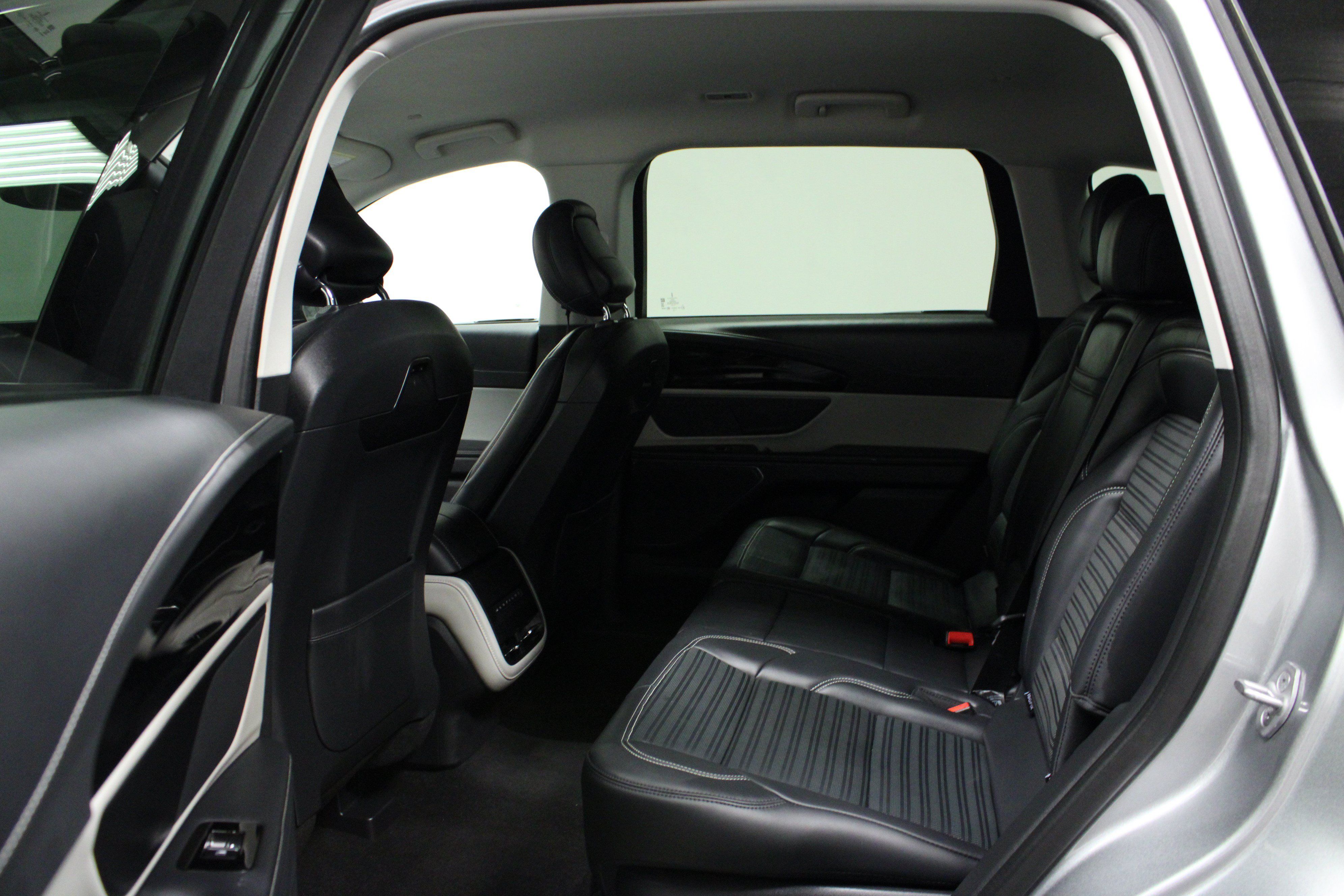 Used 2024 Lincoln Nautilus Reserve AWD/4WD image 13