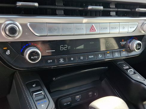 Used 2024 Kia Telluride EX X-Line AWD/4WD image 16
