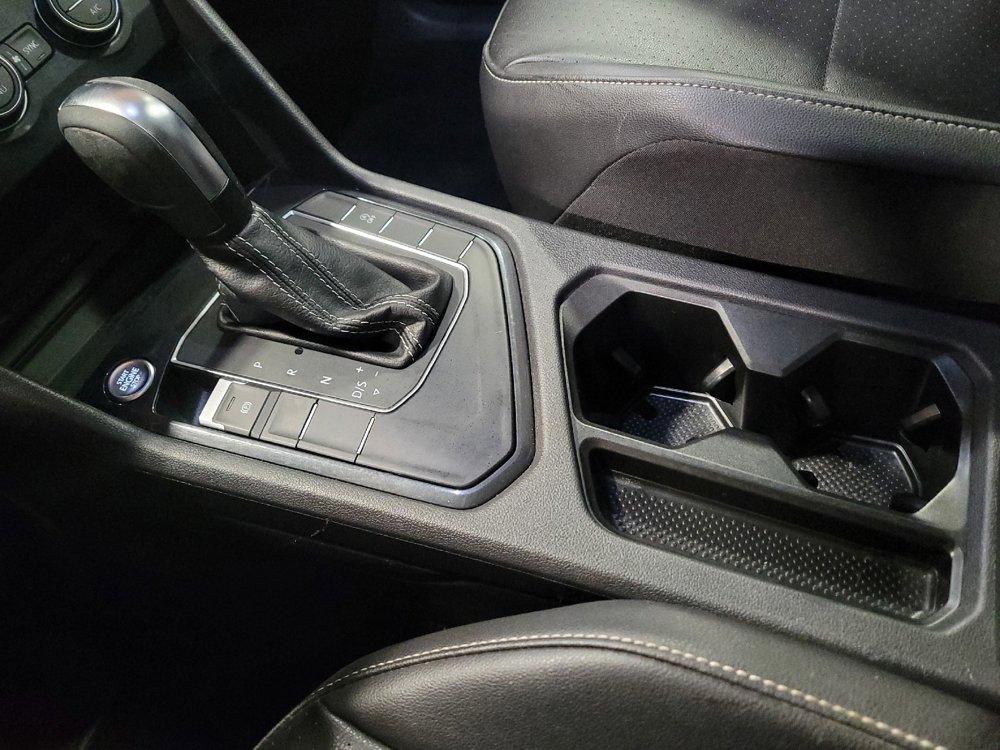 Used 2021 Volkswagen Tiguan SE w/ Panoramic Sunroof Package FWD image 26