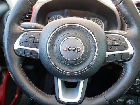 Used 2019 Jeep Renegade Trailhawk image 25
