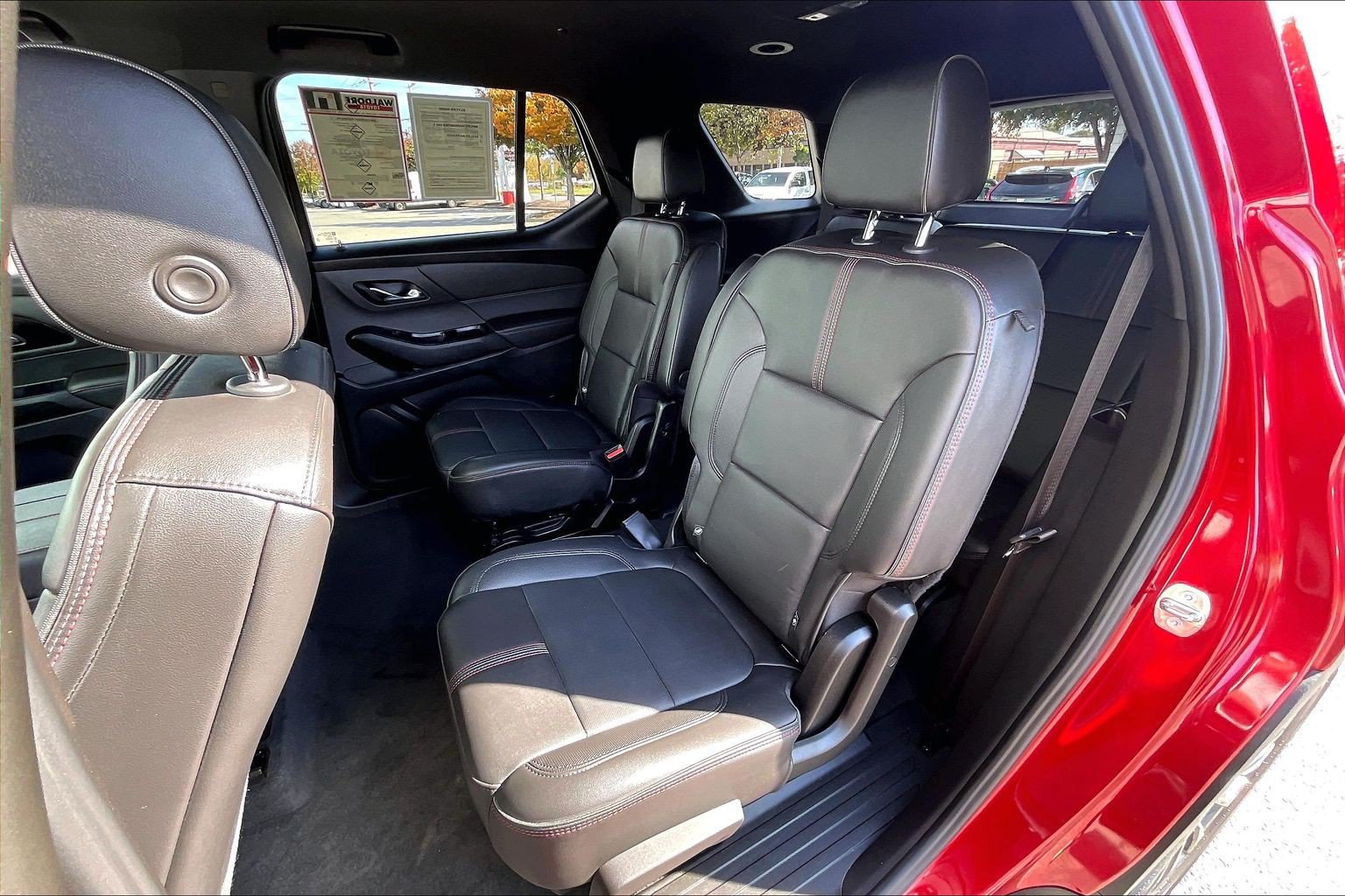 Used 2023 Chevrolet Traverse RS FWD image 30