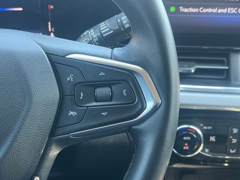 Used 2025 Chevrolet Trax LT w/ Driver Confidence Package image 25