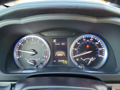 Used 2017 Toyota Highlander XLE image 19