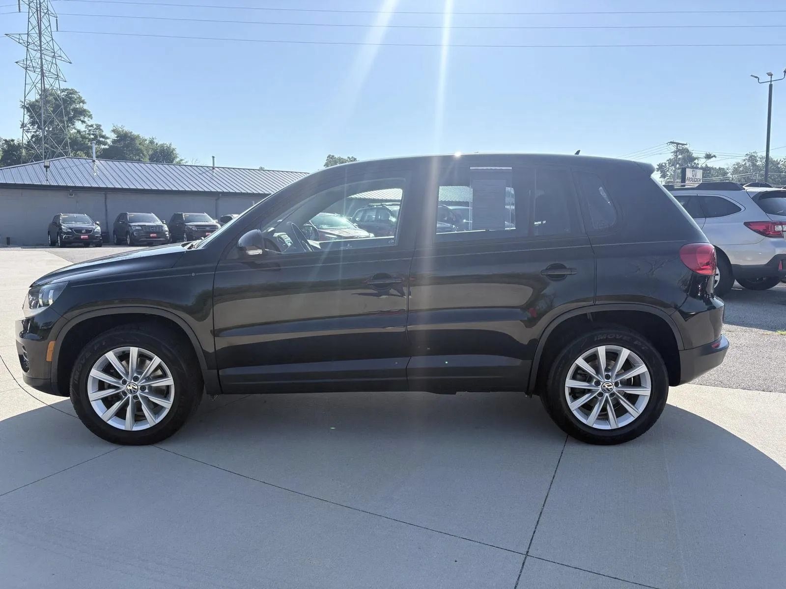 Used 2017 Volkswagen Tiguan S FWD image 9