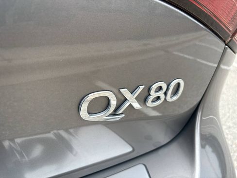 Used 2016 INFINITI QX80 4WD w/ Deluxe Technology Package image 12