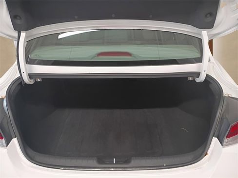 Certified 2025 Hyundai Elantra SEL image 31