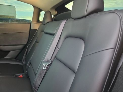 Used 2024 Tesla Model Y Long Range RWD image 7