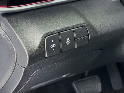 Used 2025 Hyundai Elantra SEL FWD image 12