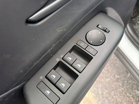 New 2026 Hyundai Kona SE image 12