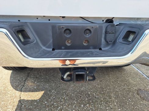 Used 2017 RAM 2500 Tradesman w/ Chrome Appearance Group RWD image 25