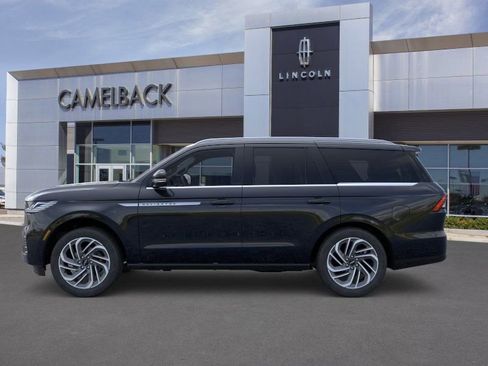 New 2026 Lincoln Navigator Reserve image 26