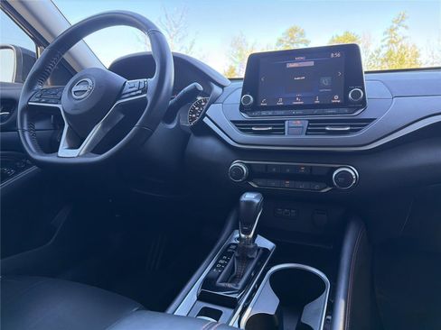 Used 2023 Nissan Altima 2.5 SR AWD/4WD image 3