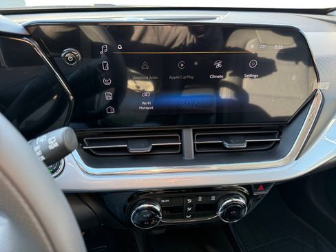 New 2026 Chevrolet Trax LT w/ Sunroof Package image 12