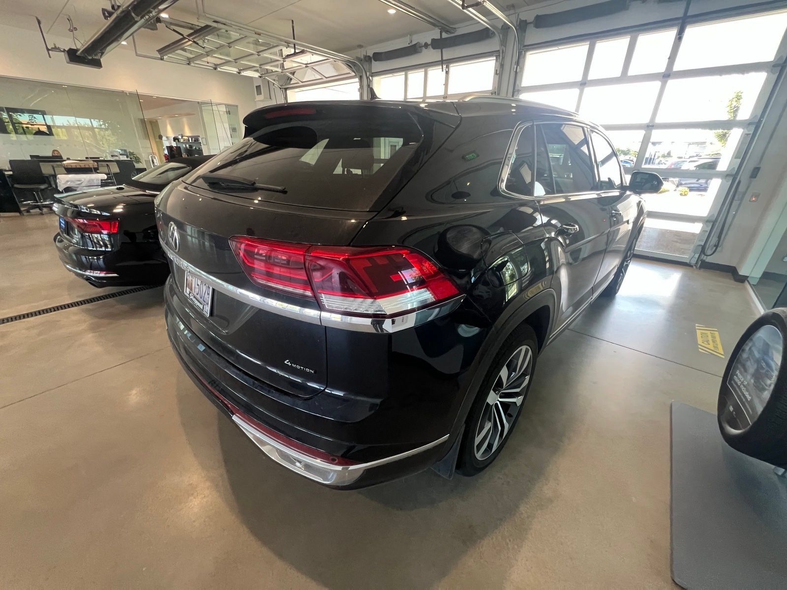 Used 2023 Volkswagen Atlas Cross Sport SEL Premium R-Line AWD/4WD image 7