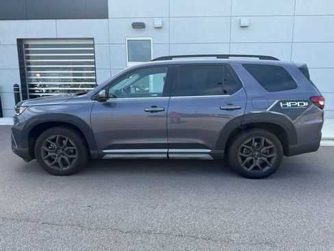 Used 2023 Honda Pilot Elite image 3