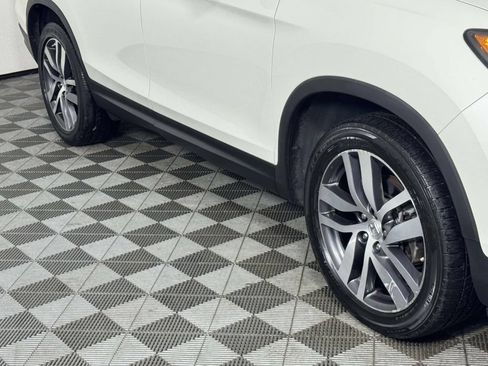 Used 2017 Honda Pilot Touring image 12